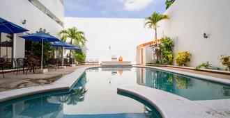 Hotel Ambassador Merida - Mérida - Svømmebasseng