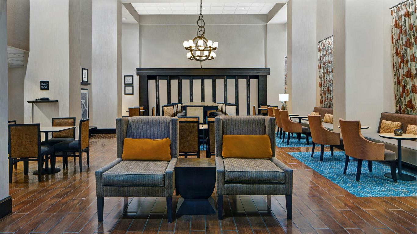 Hampton Inn & Suites Augusta West