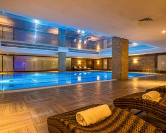 فندق كلاريون إسطنبول محمود بيه - اسطنبول - حوض السباحة