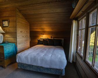 Captains Quarters - Fort Bragg - Bedroom