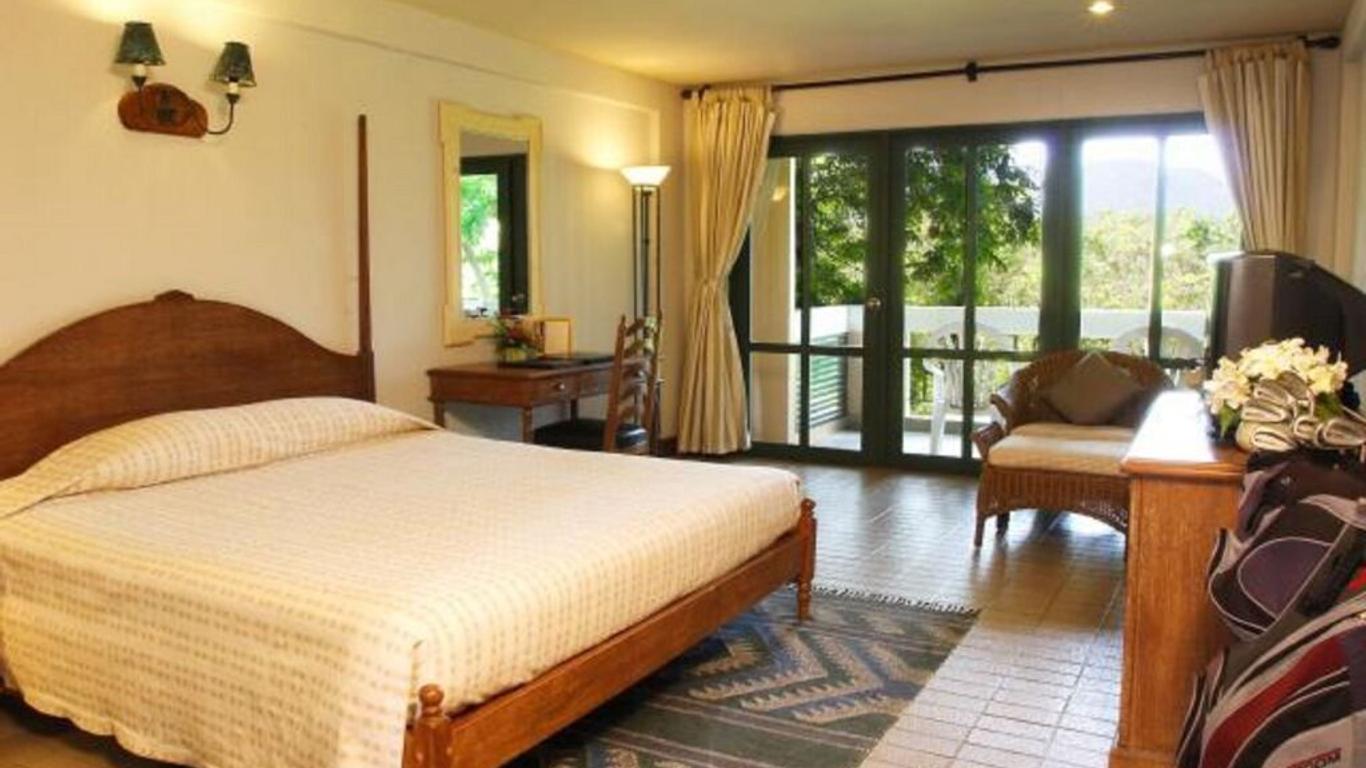 Lake View Hotel And Golf Club