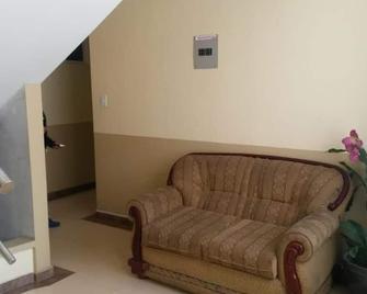Hostal Puertas del Sol - Riobamba - Sala de estar