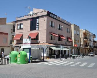 Hostal Central - Fuente-Álamo - Edificio