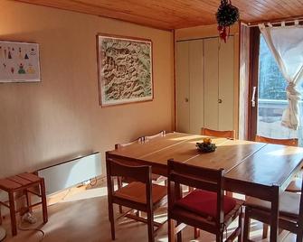 Large studio in Saint-Chaffrey - Saint-Chaffrey - Salle à manger