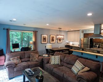 Spacious Catskills Home with Covered Hot Tub - Monticello