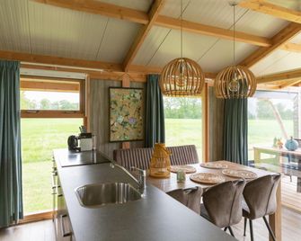 Tent Lodge With Dishwasher in Twente - Haaksbergen - Comedor