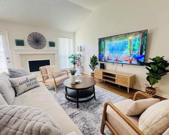 3BR Cozy Hub Katy - Close to Cypress - Katy - Sala de estar