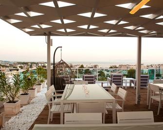 Scale Suites - Álimos - Balkon