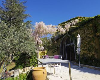 La Grasille, Air-Conditioned House on 3 Ha in a Quiet Setting, Heated Pool and Jacuzzi (sleeps 5) - Gargas - Patio