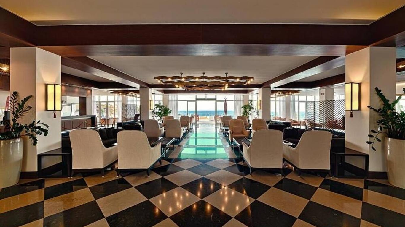 Louis Apostolata Island Resort