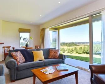 High Country Villa 239 -Luxury Villa in Terrace Downs - Windwhistle - Sala de estar