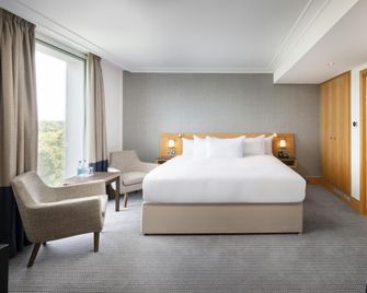 Hilton London Gatwick Airport - Gatwick - Bedroom