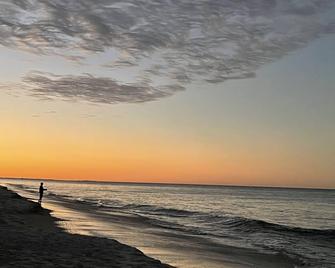 Little Ray on Sunshine. Hamptons style beachhouse - Woorim - Playa