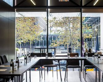 Holiday Inn Express Barcelona - City 22@ By IHG - Barcelona - Restaurante