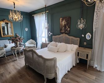 Hotel Boutique iulia 5 Estrellas - Medina de las Torres - Quarto