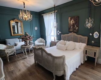 Hotel rural boutique Iulia 5 estrellas - Medina de las Torres - Schlafzimmer