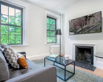 Convenient Beacon Hill 1BR near Mass Gen Hospital - Boston - Sala de estar