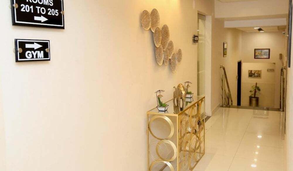 Hotel Mairona Gulberg Lahore