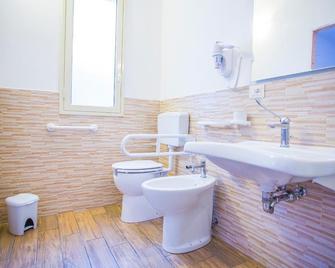 Casa Dei Carrubi - Portopalo di Capo Passero - Bathroom