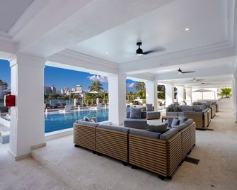 Hilton Garden Inn San Juan Condado - San Juan - Gebäude