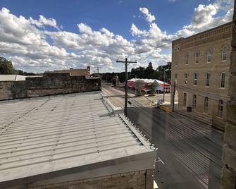 The Alcalde Hotel - Gonzales - Exterior