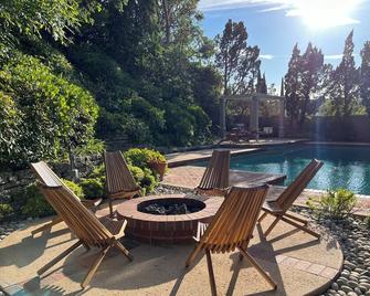 Porter Paradise - Newhall - Pool
