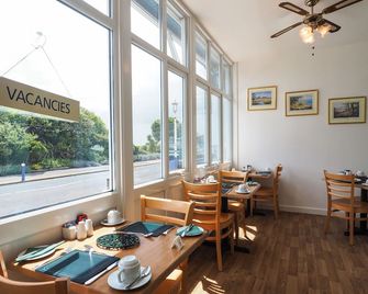 By The Sea Bed And Breakfast - Eastbourne - Ravintola