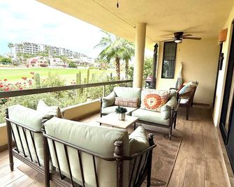 Walk To The Beach - Beautiful Spacious 2 Bd Condo - San José del Cabo - Balcón