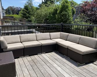 Beautiful brownstone on family friendly, leafy block in the heart of Park Slope - New York - Balcony
