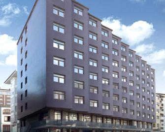 Hotel Unzaga Plaza - Eibar - Building