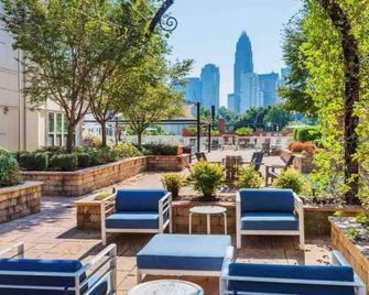 Essence Uptown Luxury Living - Charlotte - Patio