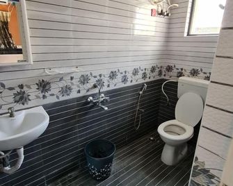 S4 Sruthi Service Apartments - Madras - Łazienka
