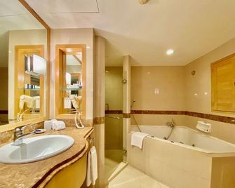 Synergy B - Singapur