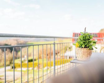 Bright vacation apartment at Landhof Rothenberg - with views of meadows and forests - Rothenberg - Balcón
