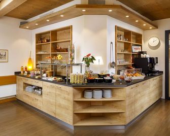 هوتل جاردين - بيرن - غرفة طعام