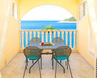 Apartments Mario Tudor - Milna (Hvar) - Balcony