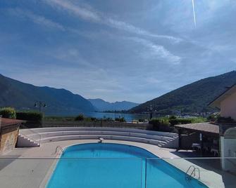 On The Lake In Residence With One-Room Swimming Pool - Paratico - Pileta