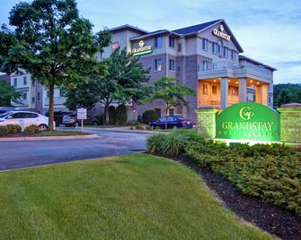 GrandStay Hotel & Suites La Crosse - La Crosse - Rakennus