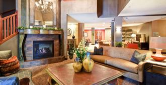 GrandStay Hotel & Suites La Crosse - La Crosse - Lobi