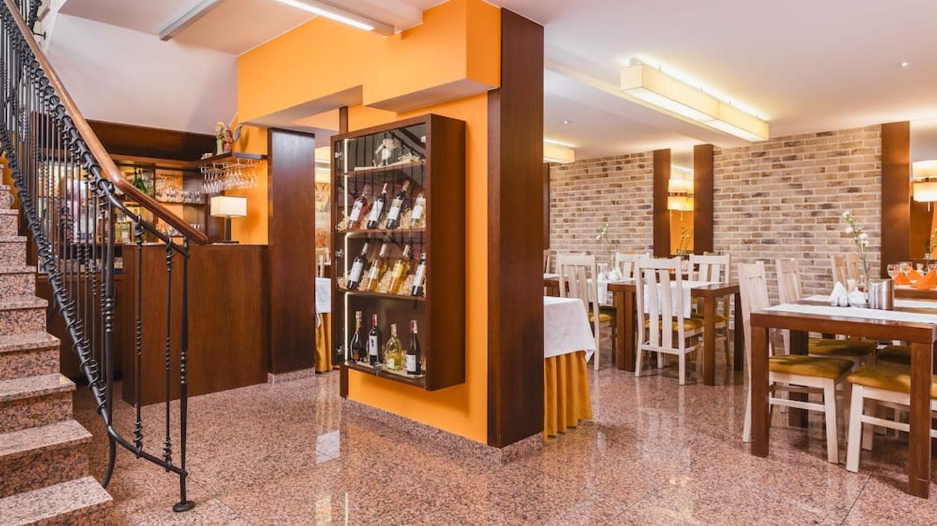 Hostel Bialy Dom