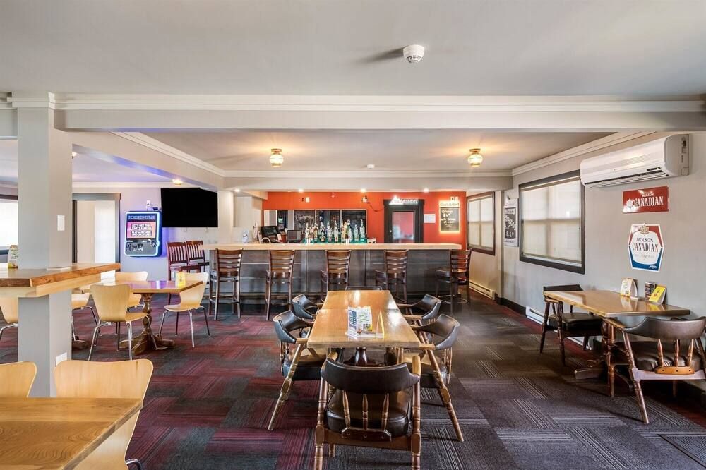 Motel 6 Moncton Nb - Moncton - Bar