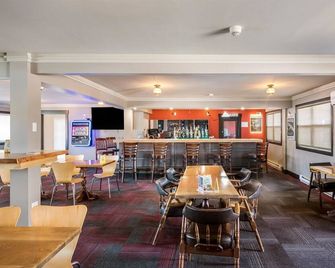 Motel 6 Moncton Nb - Moncton - Bar
