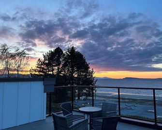 Rooftop Suite with Spectacular Oceanview! - Qualicum Beach - Balkon