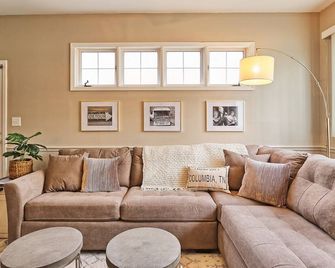 Maple Roost - A Stroll to Downtown Columbia & Square - Columbia - Вітальня