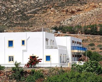 Aeriko Hotel Apartments - Fri - Building