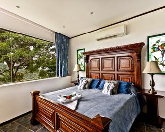 Oceans Two Resort - Quepos - Bedroom