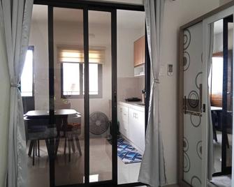 Affordable Room with Full Kitchen in Calamba - Calamba - Comedor