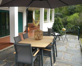 Casa Do Riacho «» Douro Valley «» Portugal «» Breathtaking Views, Pool - سابروسا - شرفة مرصوفة