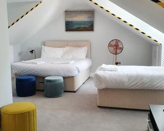 Garland Modern Spacious Apartment, Brentwood 2 - Brentwood - Bedroom