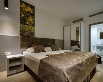 Rogac Rooms - Omiš - Bedroom